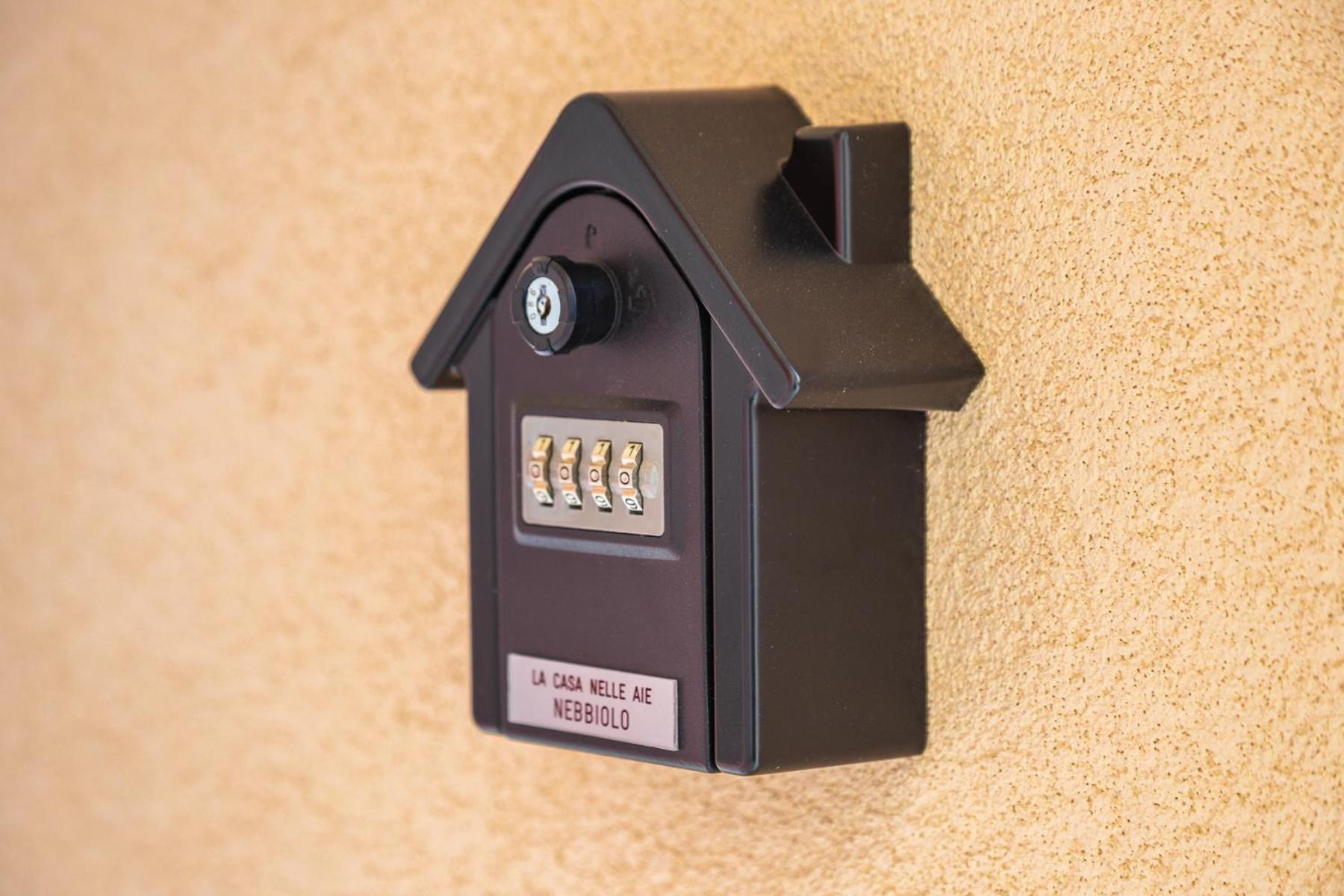 La Casa Nelle Aie - Appartamento Nebbiolo - Free Wifi E Ac La Morra Exterior foto